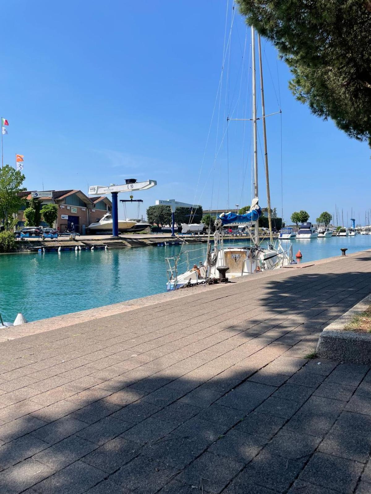 Nico'S Apartment Peschiera del Garda Bagian luar foto