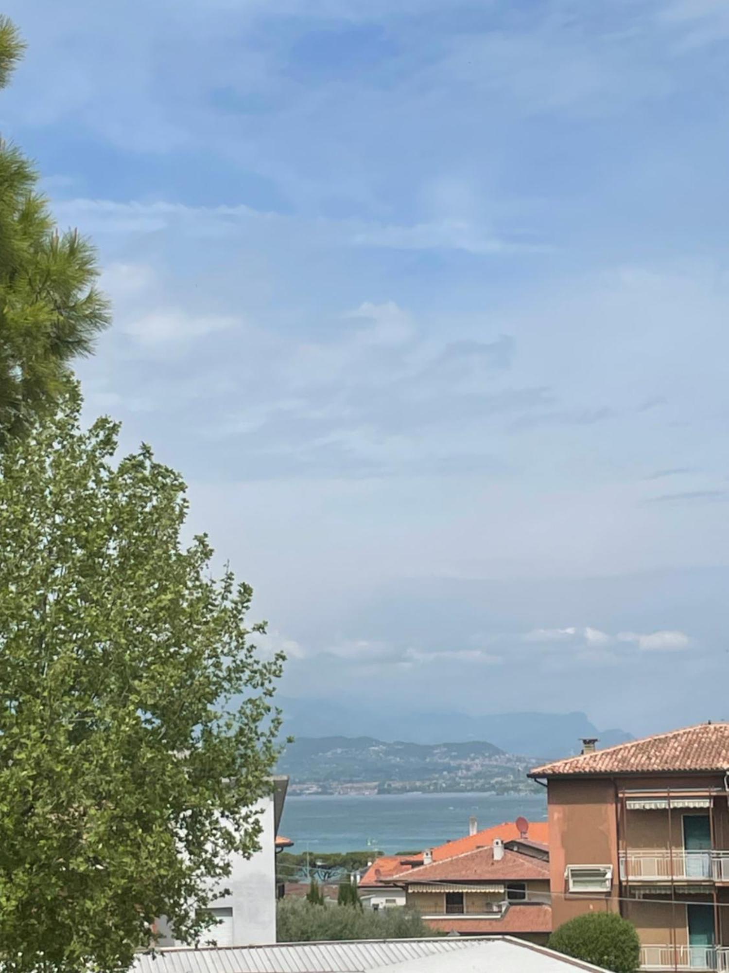 Nico'S Apartment Peschiera del Garda Bagian luar foto